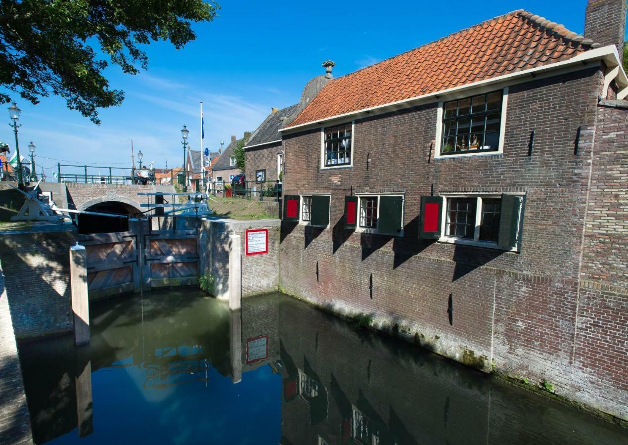 Waterland Hoge Huis Monnickendam Exterior foto
